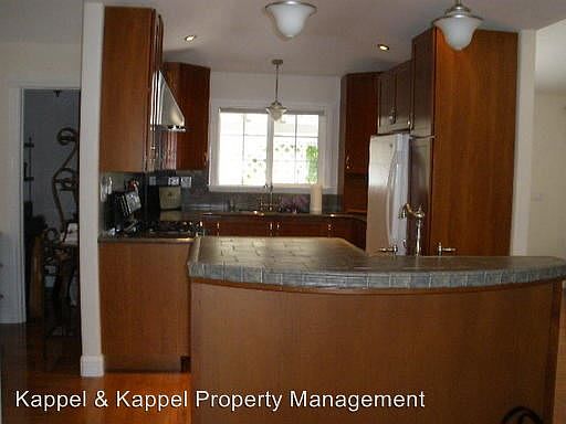 4th image of 506 Deodara St