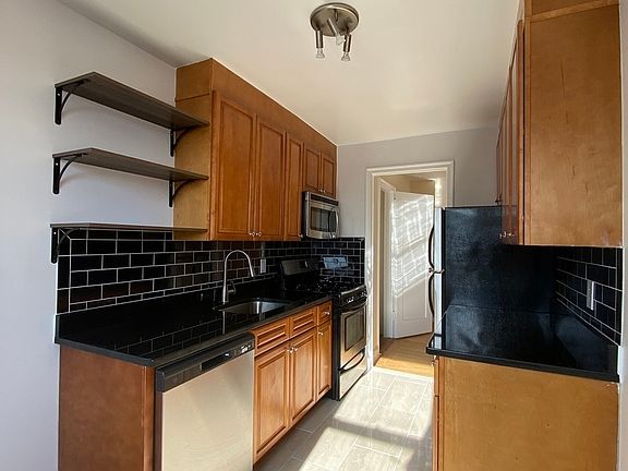 3rd image of 200 W 15th St APT 19C