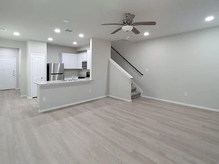 5330 Lisa Point — Photo 3