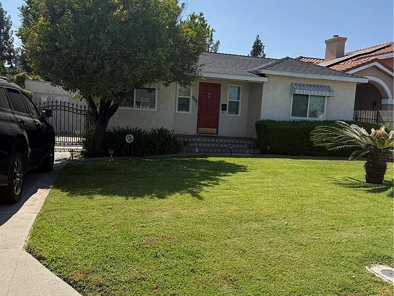 4845 Willard Ave — Photo 2