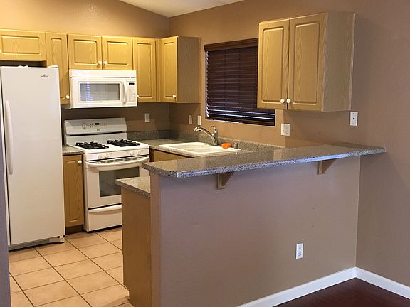 4th image of 987 Sand Coral Dr