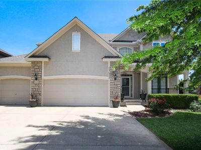 11421 S Lakecrest Dr, Olathe, KS, 66061