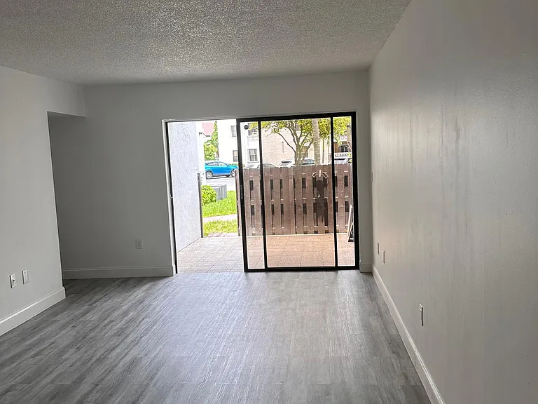 9419 Fontainebleau Blvd #107 — Photo 41