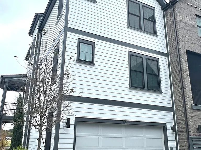 1610 Florentia St — Photo 3