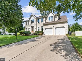 2 Lippincott Ct, Medford, NJ 08055
