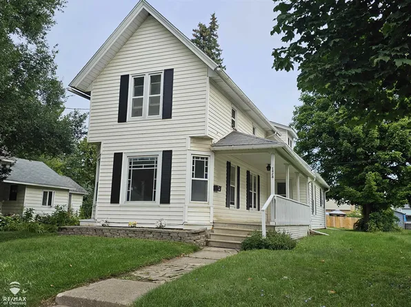 1428 W Main St, Owosso, MI 48867