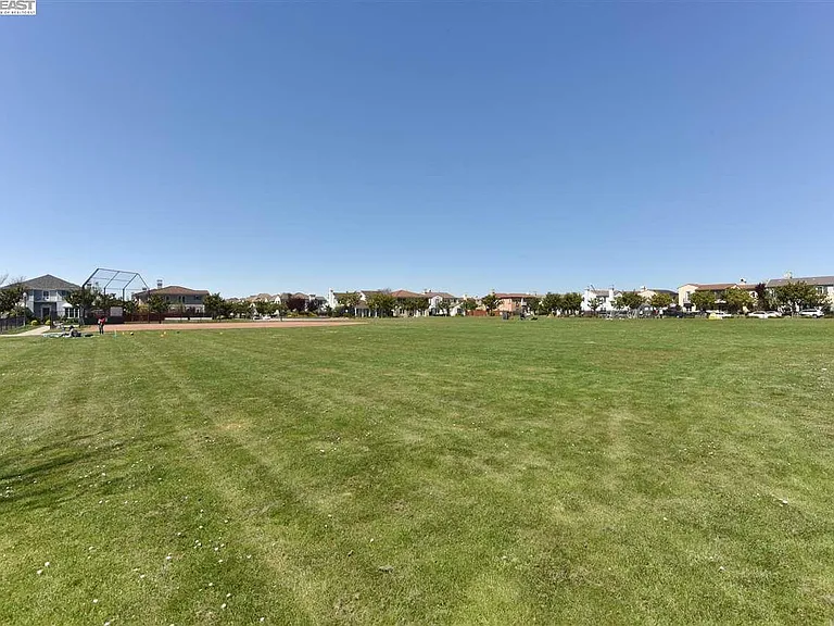 211 Kingfisher Ave — Photo 39