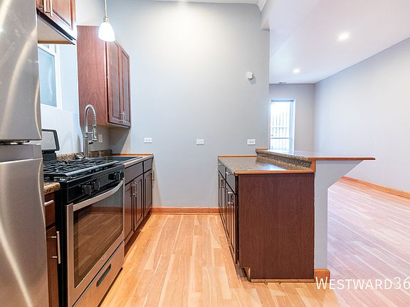 5th image of 4030 S Indiana Ave APT 1