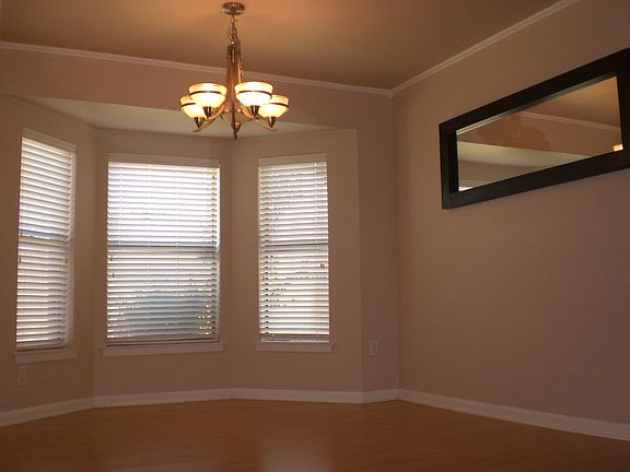 5th image of 1102 Seamans Way