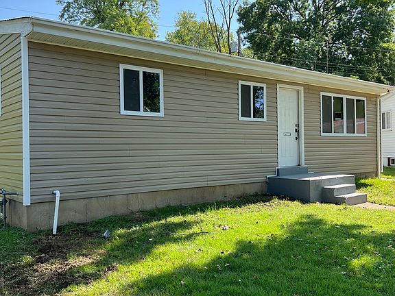 3rd image of 8001 Wayland Ct