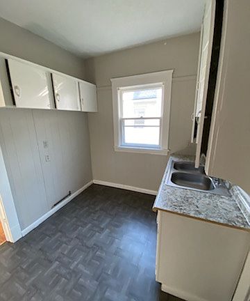4th image of 10401 Bernard Ave #2