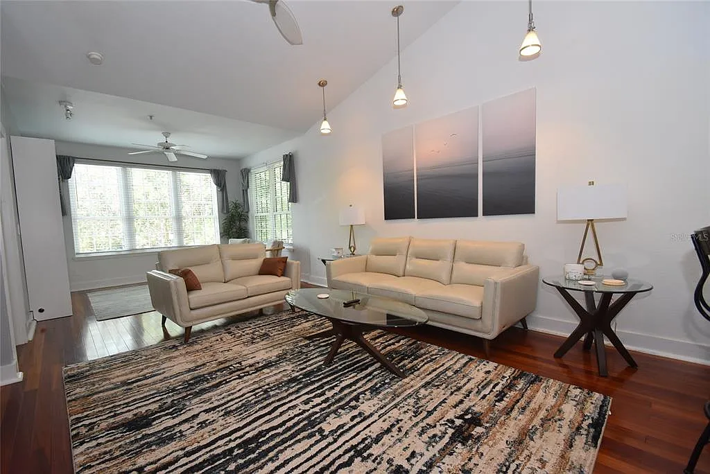 1 bed, 1.0 bath, 949 sqft, $2,900 — Photo 4