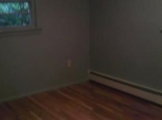 5 Daniel Blvd, Bloomfield, CT 06002