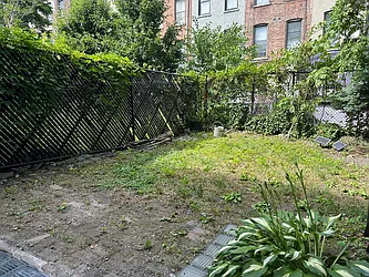 Rented by R New York