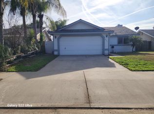 427 Buttonwood Ave, Tulare, CA 93274