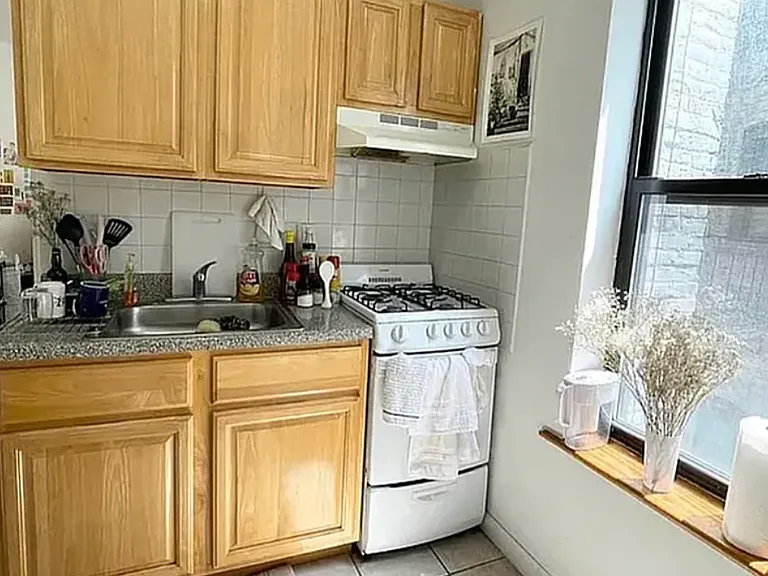 175 Thompson St #16 — Photo 2
