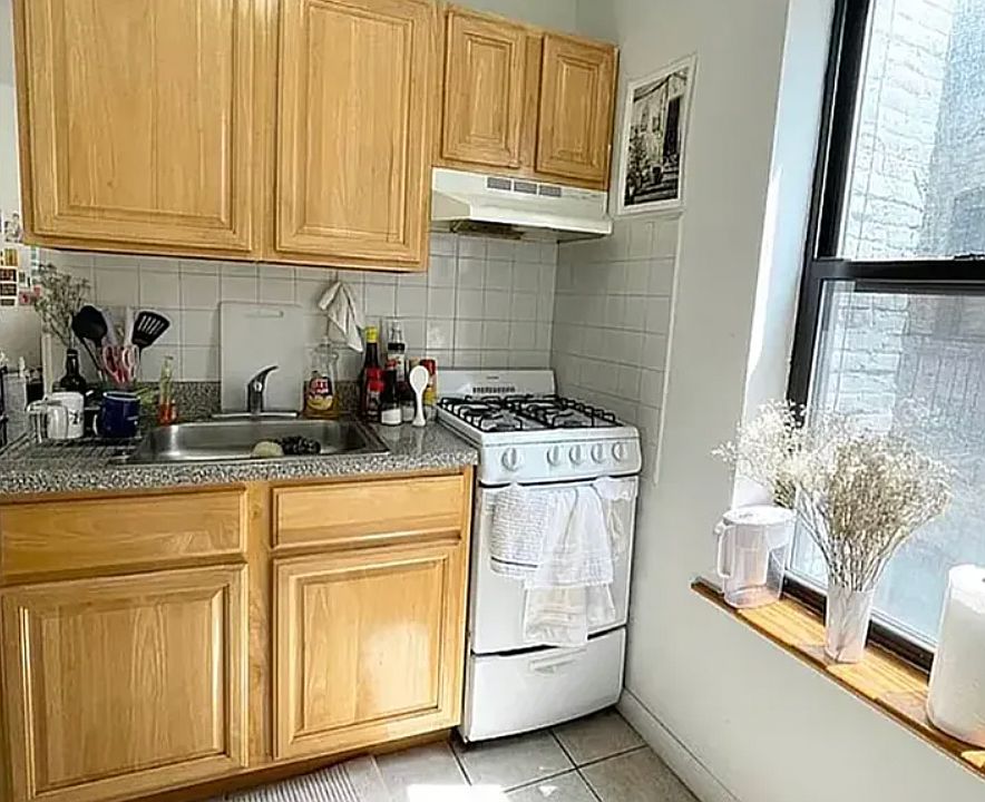 2nd image of 175 Thompson St APT 16