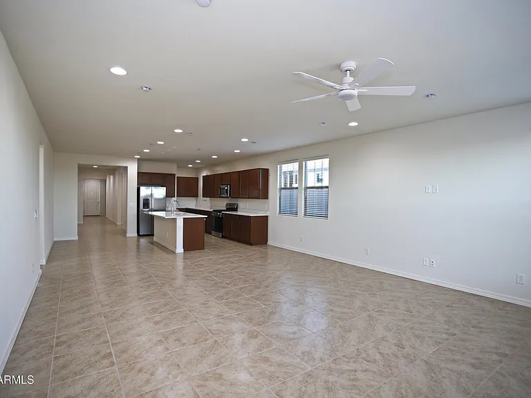 879 W Finch Dr — Photo 48