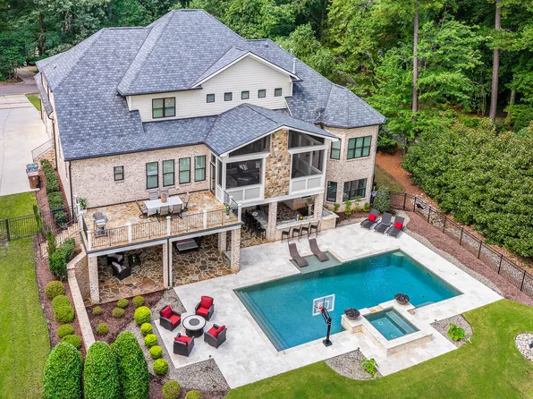 1205 Queensferry Rd, Cary, NC 27511