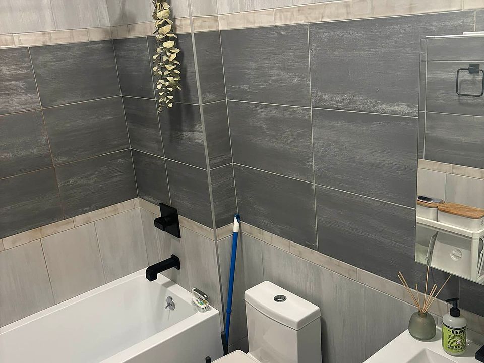 2nd image of 160 Erasmus St #4D