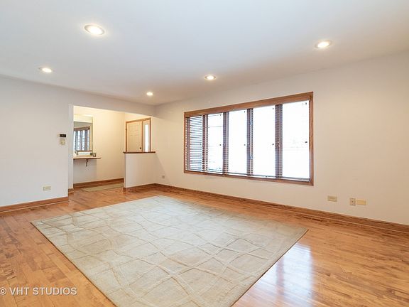 3rd image of 10950 Colorado Ct