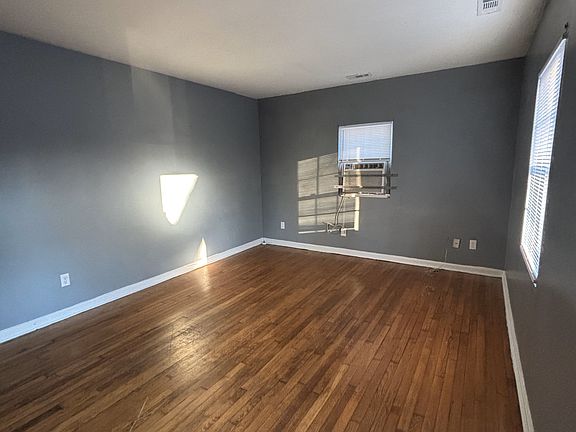 2nd image of 1409 Enfield Ave