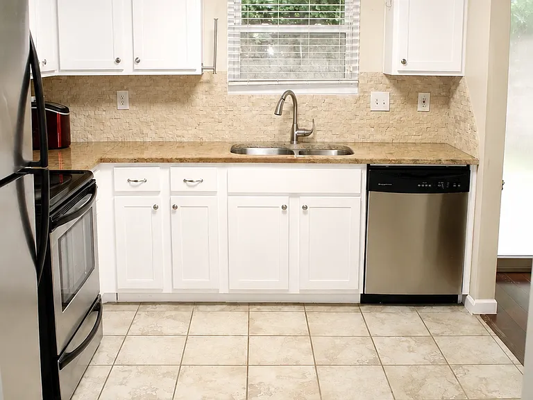 3001 Queen Anne Ct — Photo 7