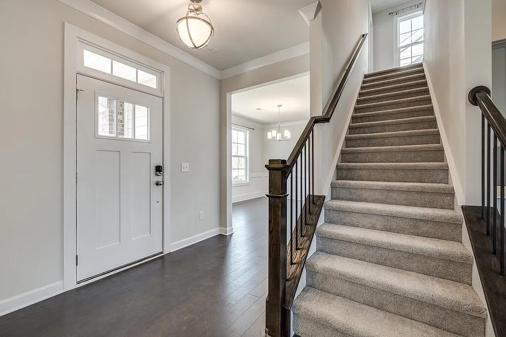 907 Claires Creek Ln — Photo 3