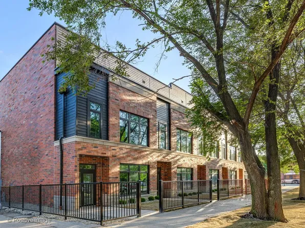 2345 W Morse Ave, Chicago, IL 60645