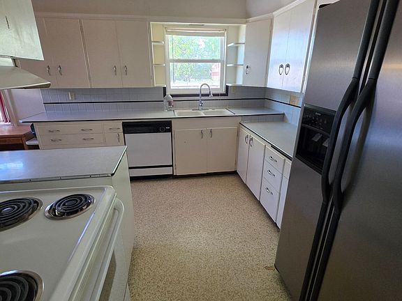 4th image of 602 6th St