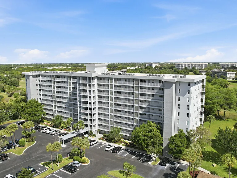 4015 W Palm Aire Dr #1001 — Photo 35