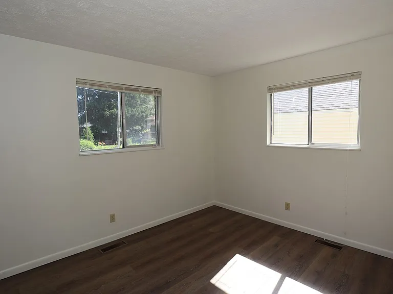 115 E Washington St — Photo 13