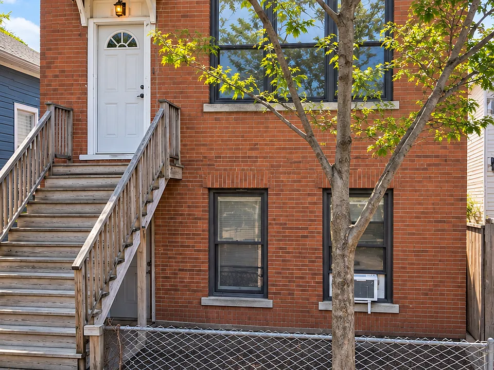 1903 W Fullerton Ave #1