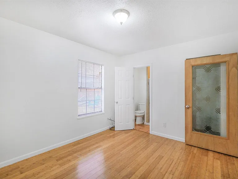402 Bomar St — Photo 9