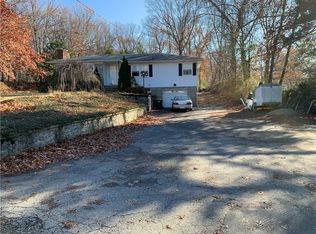 49 Whipple Rd, Smithfield, RI 02917