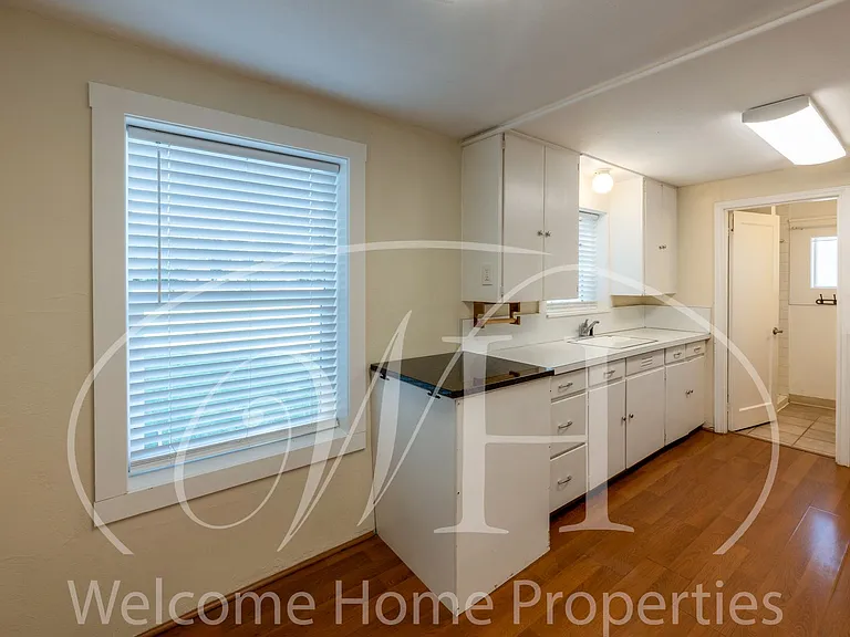 43 NE Ash Ave — Photo 7