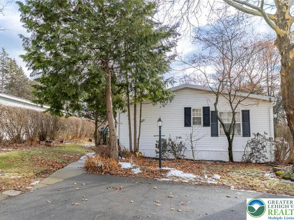 55 Sycamore Dr, Bath, PA 18014