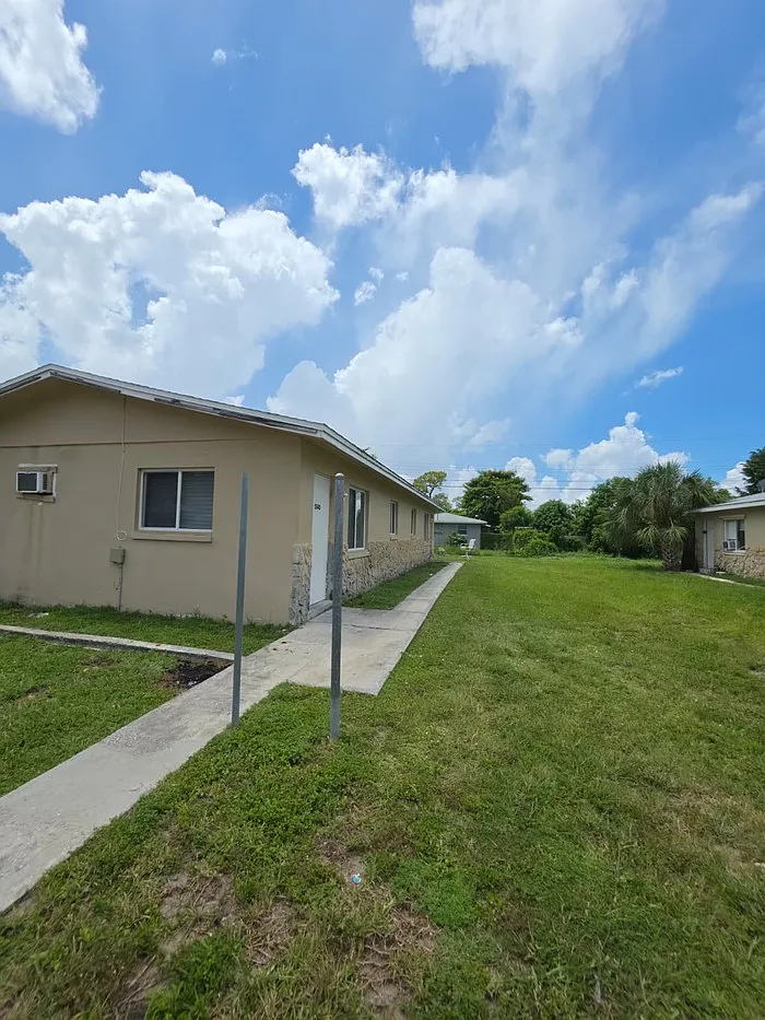 1 bed, 1.0 bath, 625 sqft, $1,000 — Photo 1