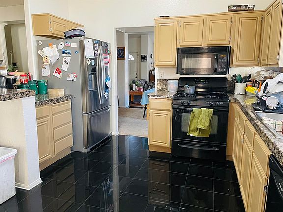 3rd image of 13249 Country Ct
