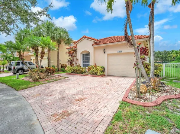 17011 NW 13th St, Pembroke Pines, FL 33028