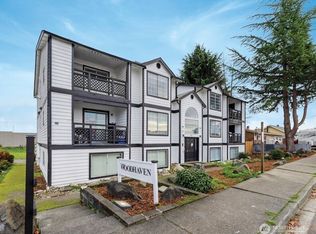 23110 30th Ave S, Des Moines, WA 98198