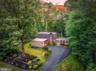 11205 Wedge Dr, Reston, VA 20190