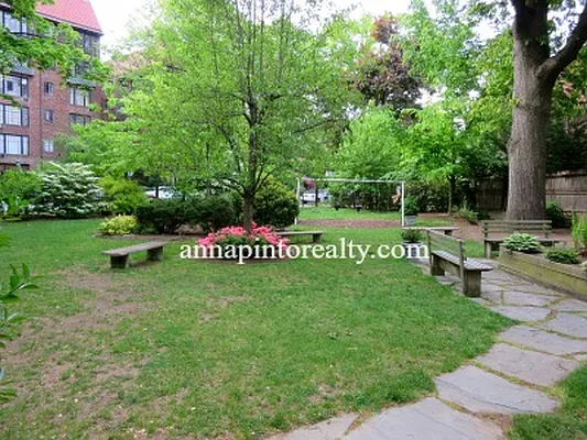 Sold by Anna Pinto Realty | media 34