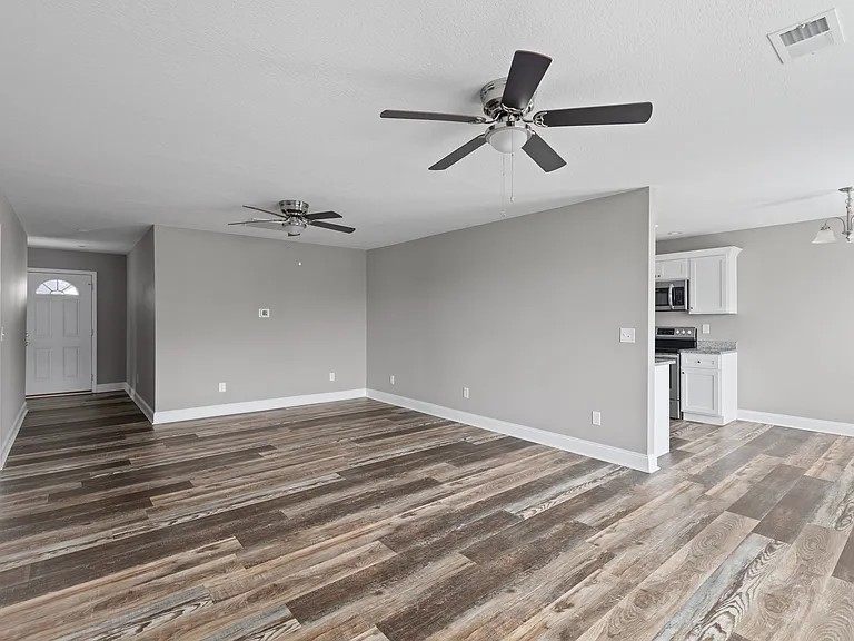 128 Michelle Ann Ct — Photo 2
