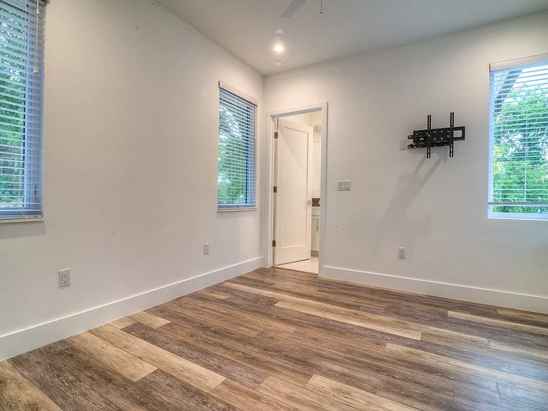 3111 Walling Dr — Photo 10