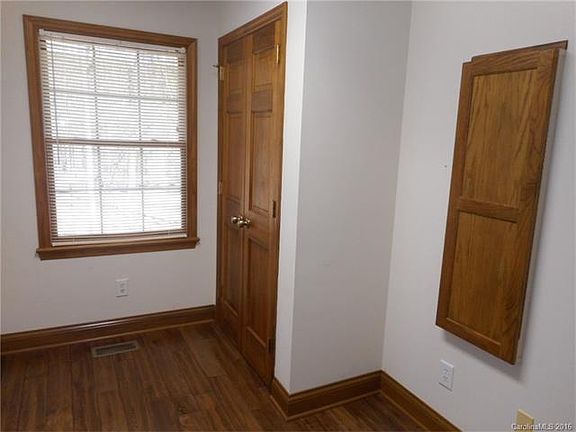 4th image of 202 W Glenview Dr