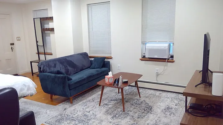 571 N Main St #1 — Photo 2