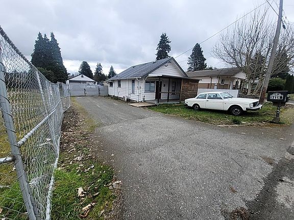 3rd image of 8419 Tacoma Ave S