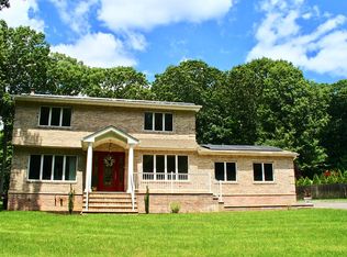 6 Dunlop Rd, Huntington, NY 11743