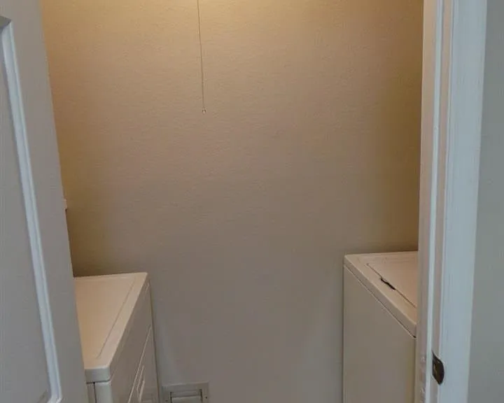 1506 Twin Lakes Cir — Photo 8